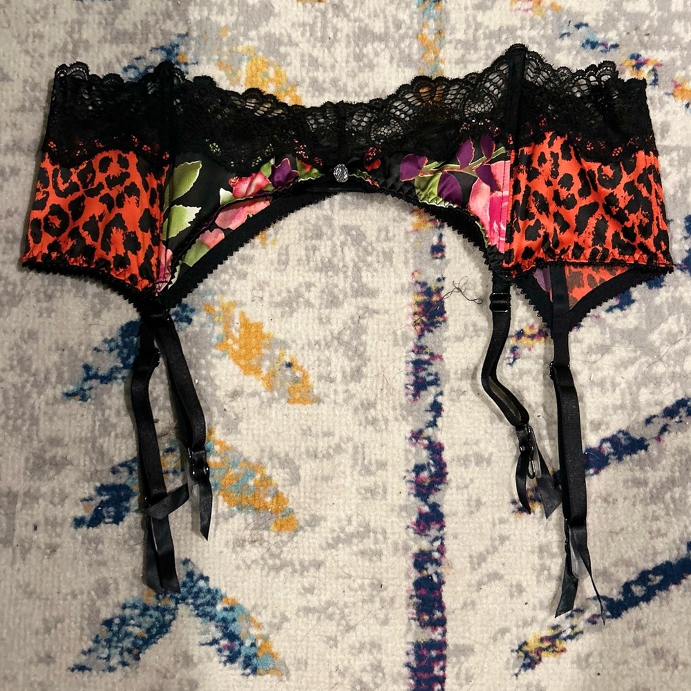 Garter Belt Size M/L